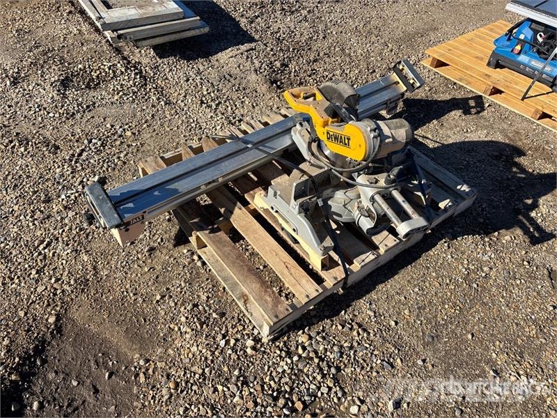 DeWalt Electric 12 in Cut-Off Saw Altri componenti