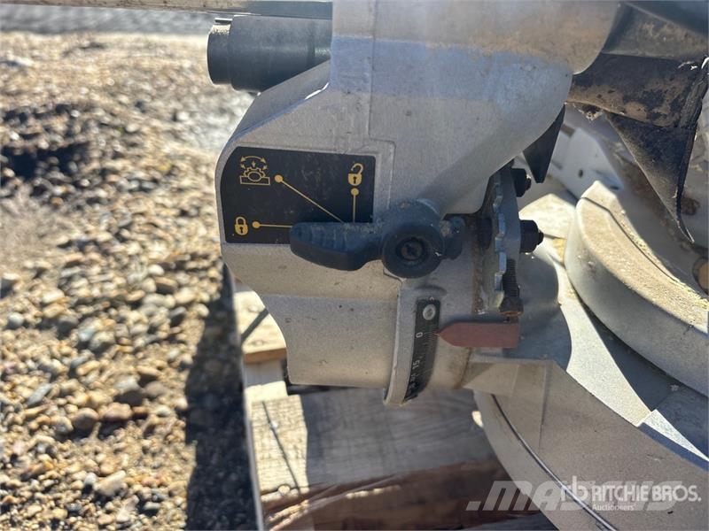DeWalt Electric 12 in Cut-Off Saw Altri componenti