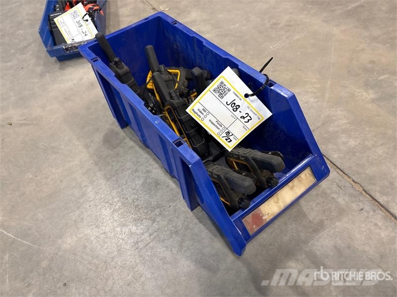 DeWalt of (8) Dewalt Handheld 2-Way Radios Andet tilbehør
