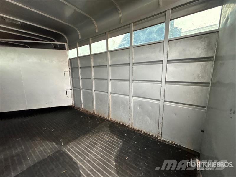  Dex 16 ft T/A Horse Trailer مقطورات نقل الحيوانات