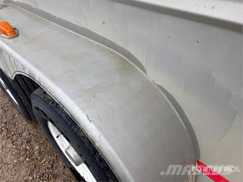  Dex 16 ft T/A Horse Trailer مقطورات نقل الحيوانات