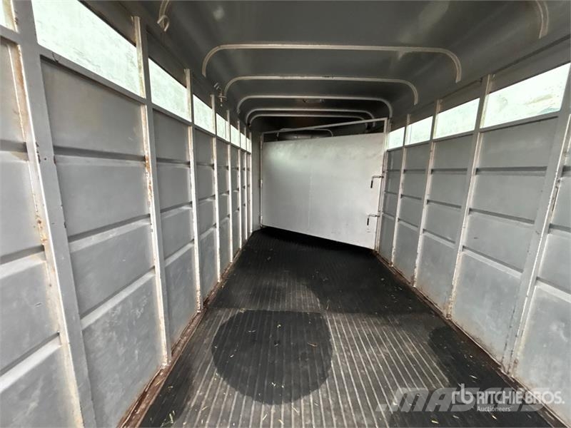  Dex 16 ft T/A Horse Trailer مقطورات نقل الحيوانات