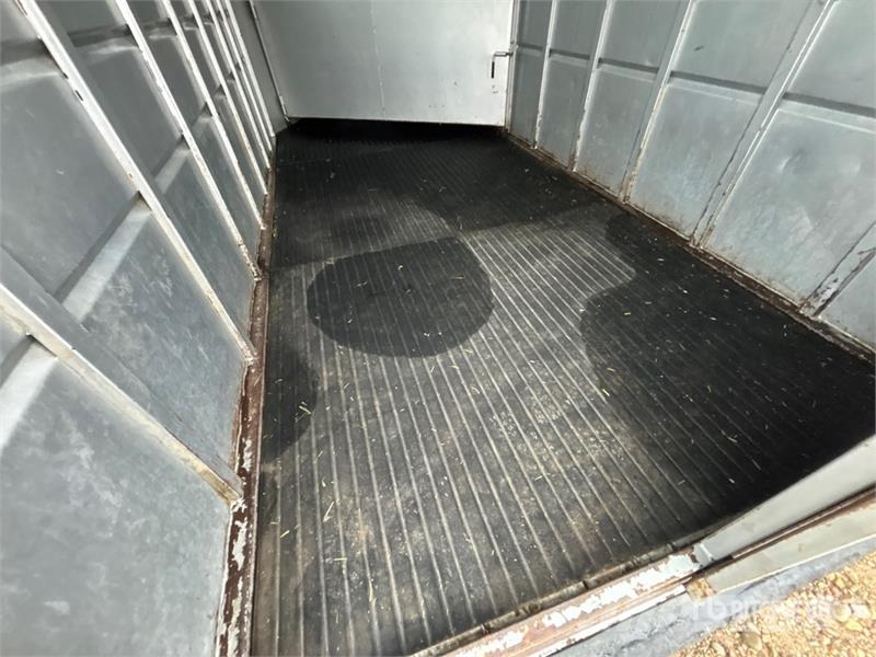  Dex 16 ft T/A Horse Trailer مقطورات نقل الحيوانات