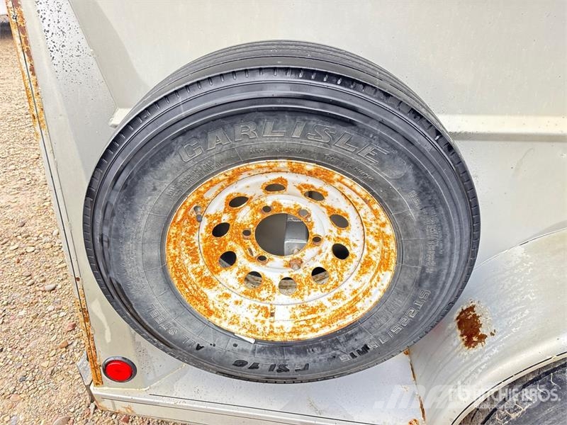  Dex 16 ft T/A Horse Trailer مقطورات نقل الحيوانات