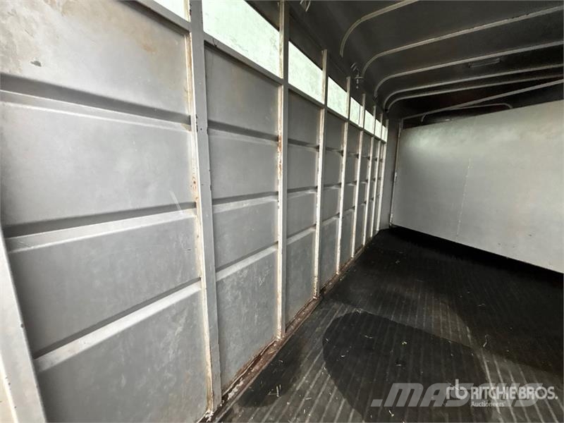  Dex 16 ft T/A Horse Trailer مقطورات نقل الحيوانات