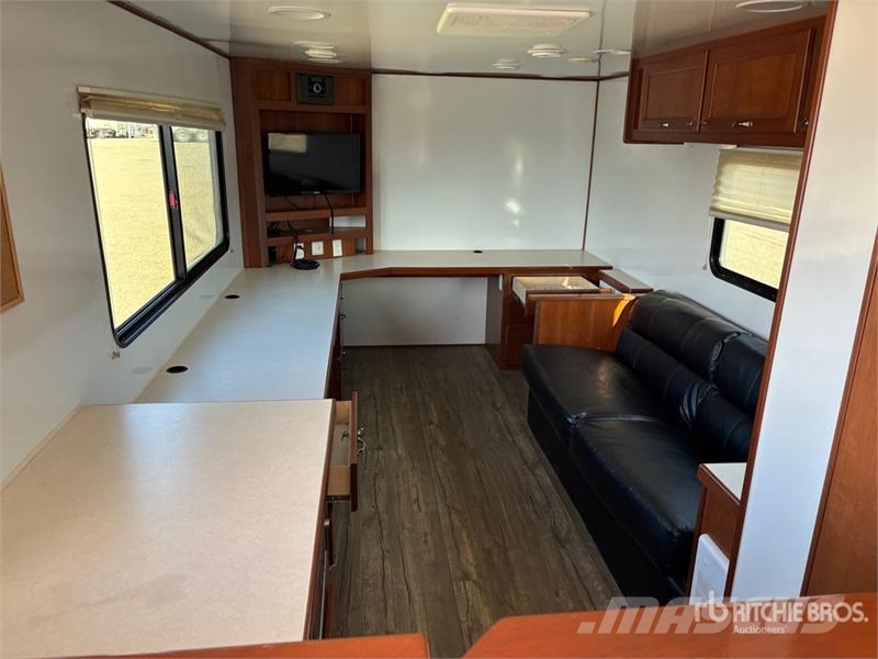 Diamond 19 ft x 101 in Portable T/A Mobile Office 건설 장비 - 기타