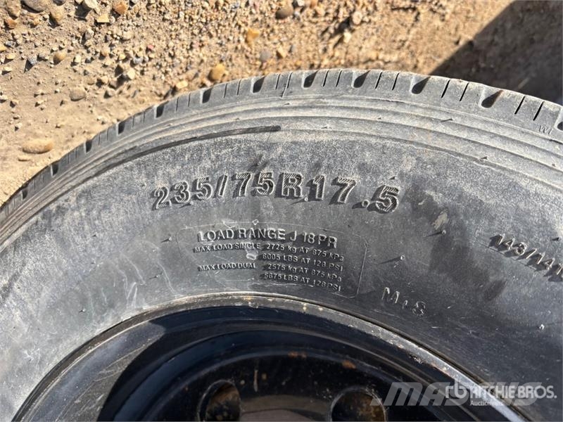 Diamond 20 ft Tri/A Equipment Trailer Трейлери колесного транспортного засобу