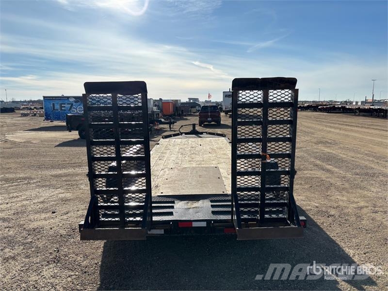 Diamond 20 ft Tri/A Equipment Trailer Трейлери колесного транспортного засобу