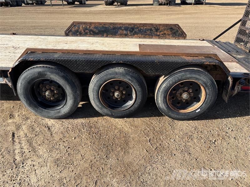 Diamond 20 ft Tri/A Equipment Trailer Трейлери колесного транспортного засобу