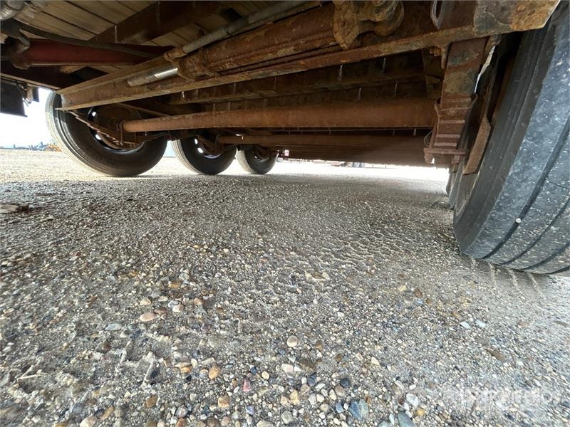Diamond C 22 ft Tri/A Tilt Deck Trailer Plataformas bajas