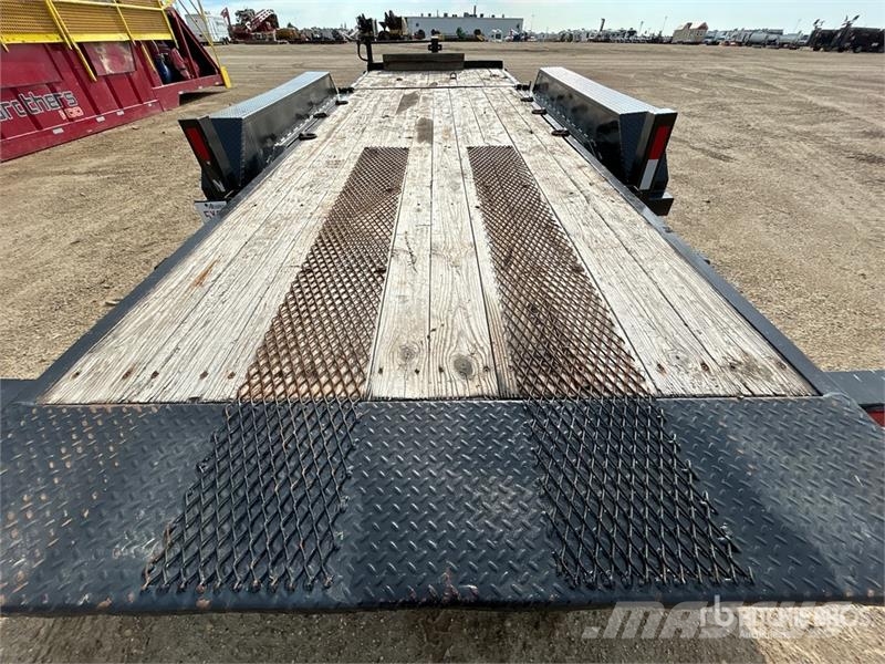 Diamond C 22 ft Tri/A Tilt Deck Trailer Plataformas bajas