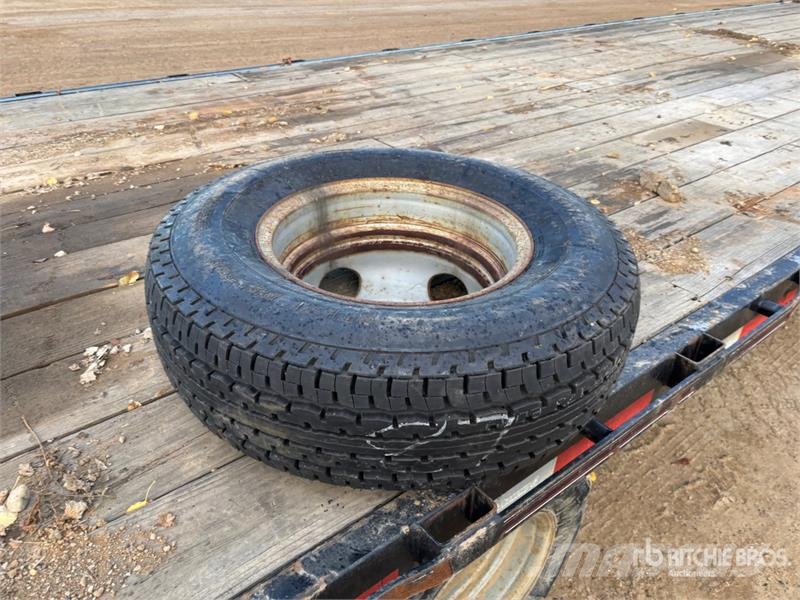 Diamond C 36 ft T/A Gooseneck Flatbed Trailer Flaksläp