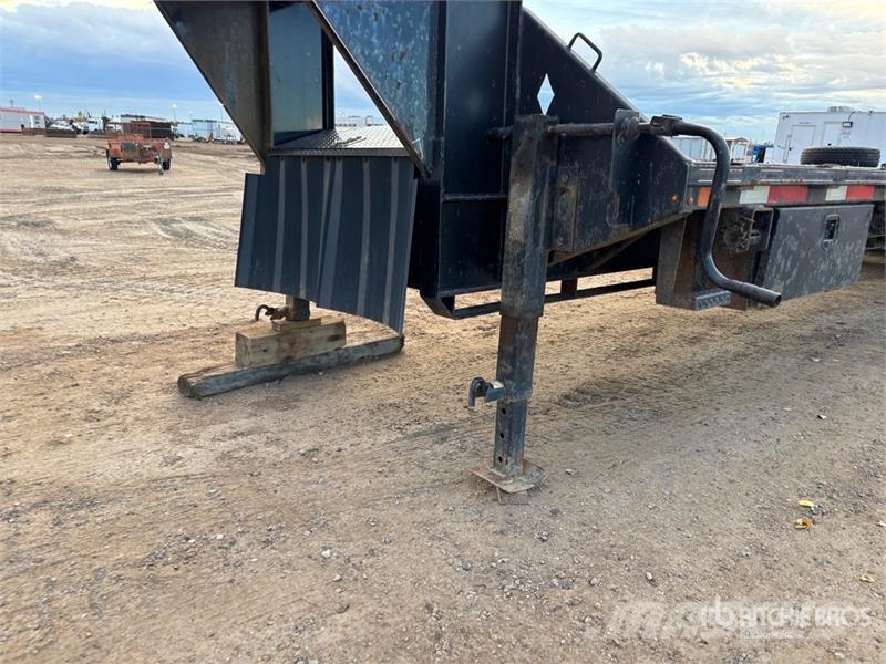 Diamond C 36 ft T/A Gooseneck Flatbed Trailer Flaksläp