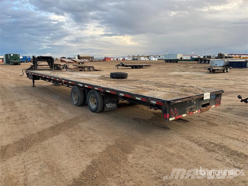 Diamond C 36 ft T/A Gooseneck Flatbed Trailer Flaksläp