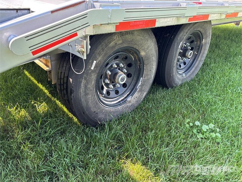 Diamond C 7000 lb 20 ft T/A Equipment Trailer Auto pārvadāšanas treileri