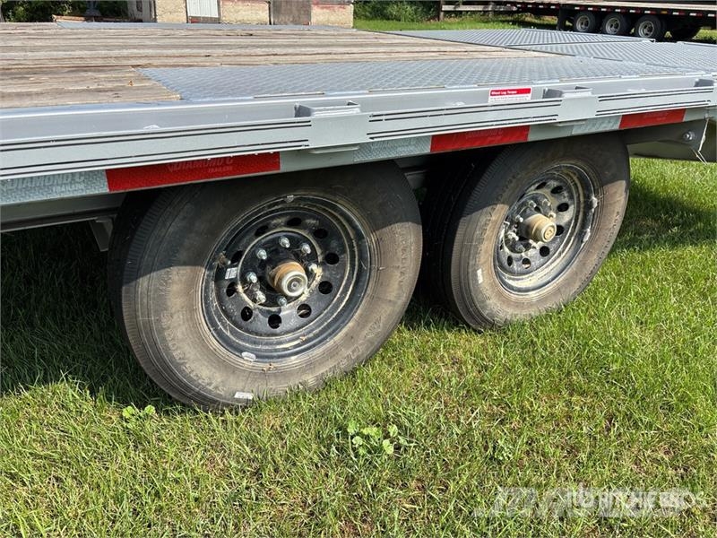 Diamond C 7000 lb 20 ft T/A Equipment Trailer Auto pārvadāšanas treileri