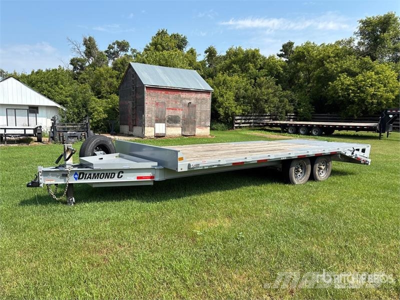 Diamond C 7000 lb 20 ft T/A Equipment Trailer Auto pārvadāšanas treileri