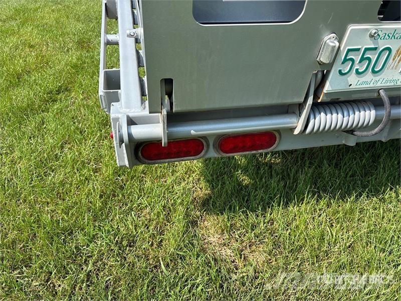 Diamond C 7000 lb 20 ft T/A Equipment Trailer Auto pārvadāšanas treileri