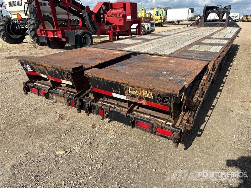 Diamond C Fleetneck 32 ft Tri/A Gooseneck Equipment Trailer مقطورات مركبات نقل
