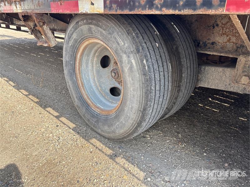 Diamond C Fleetneck 32 ft Tri/A Gooseneck Equipment Trailer مقطورات مركبات نقل