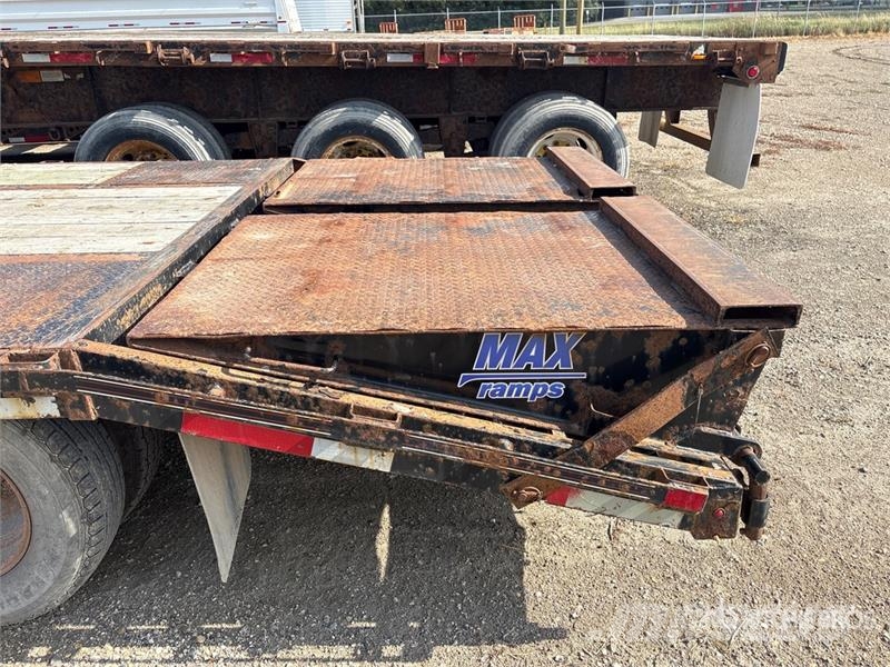 Diamond C Fleetneck 32 ft Tri/A Gooseneck Equipment Trailer مقطورات مركبات نقل