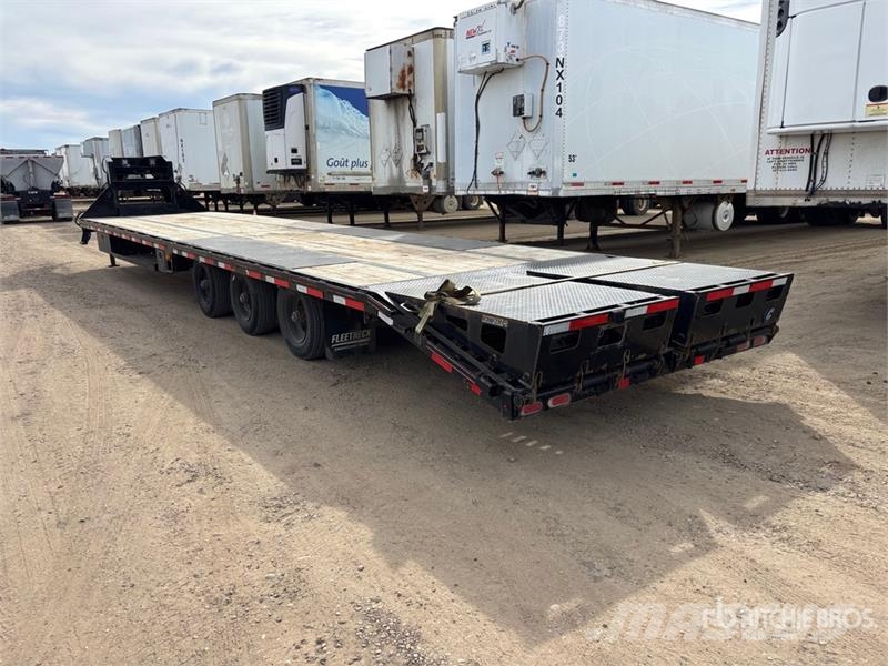 Diamond C FMAX310 40 ft Tri/A Gooseneck Equipment Trailer Ремаркета за превоз на автомобили