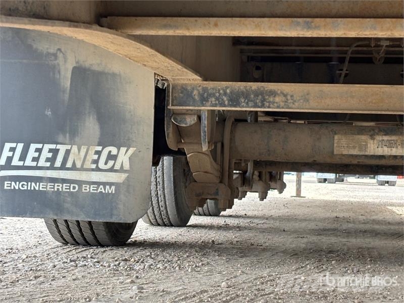 Diamond C FMAX310 40 ft Tri/A Gooseneck Equipment Trailer Ремаркета за превоз на автомобили