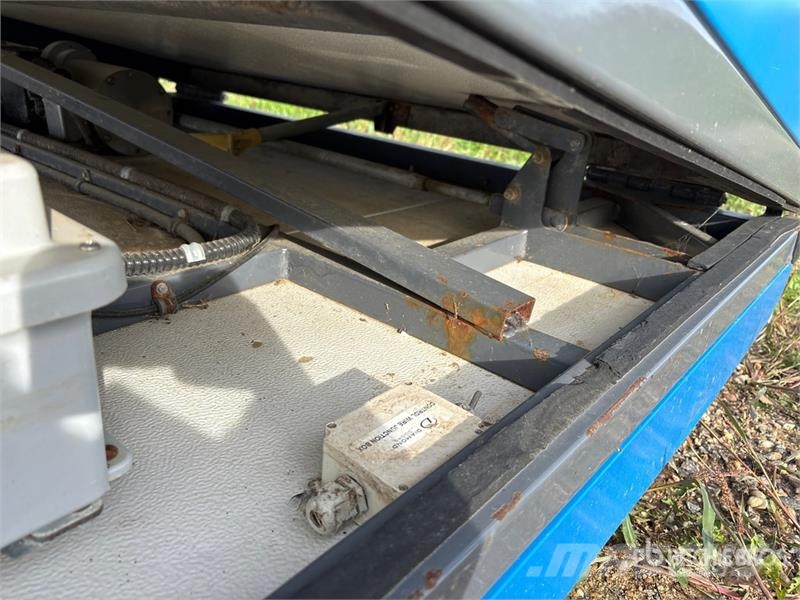 Diamond Doors Bi-Fold Garage Doors (Unused) 其他组件