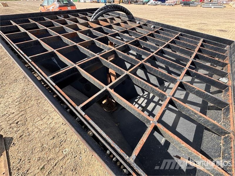 Dirt Trax 4 ft x 3 ft Skid Steer Salt Spreader Drugi deli