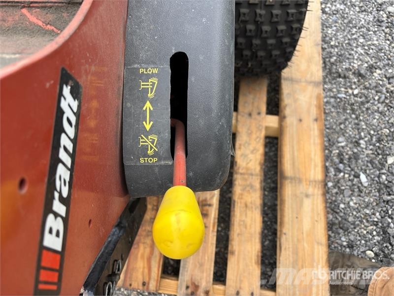 Ditch Witch 100SX Plugovi
