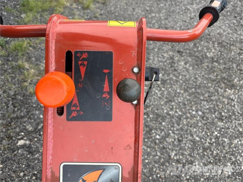 Ditch Witch 100SX Plugovi