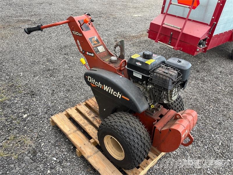 Ditch Witch 100SX Plugovi