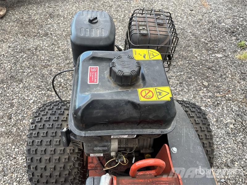 Ditch Witch 100SX Plugovi