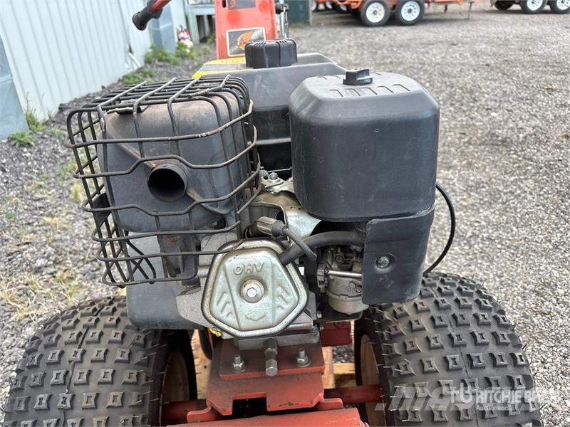 Ditch Witch 100SX Plugovi