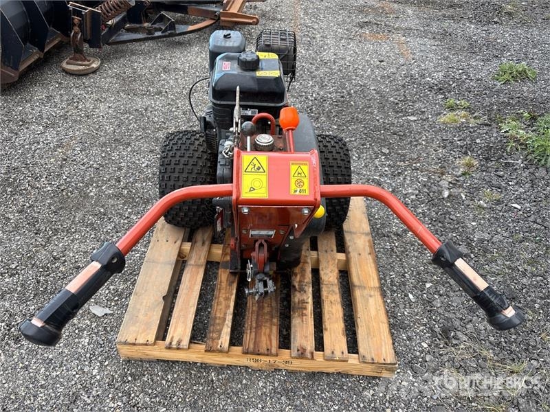 Ditch Witch 100SX Plugovi