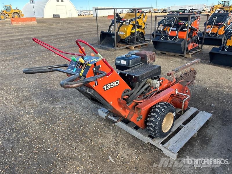 Ditch Witch 1330H Pinnaselõikurid