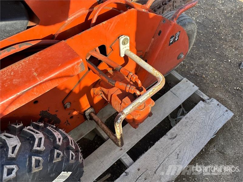 Ditch Witch 1330H Pinnaselõikurid