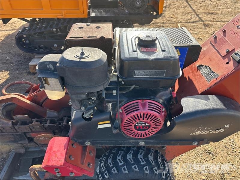 Ditch Witch 1330H Pinnaselõikurid