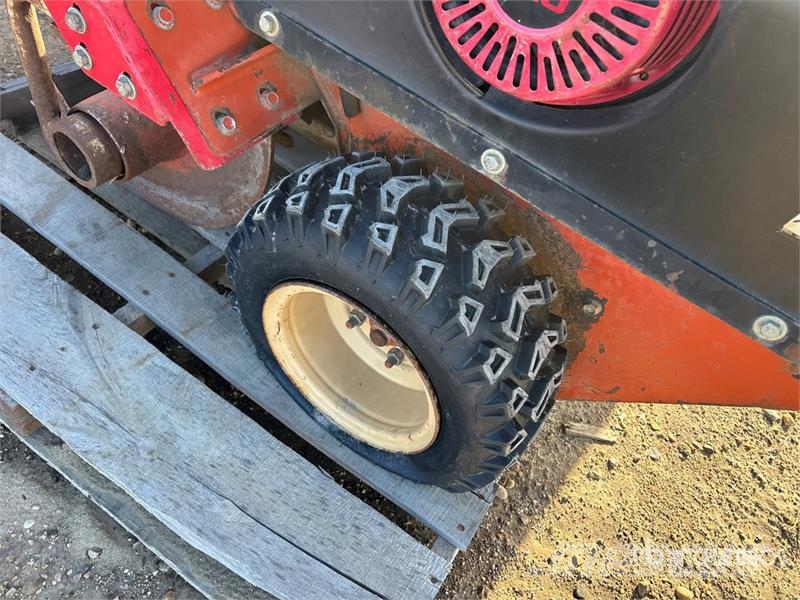 Ditch Witch 1330H Pinnaselõikurid