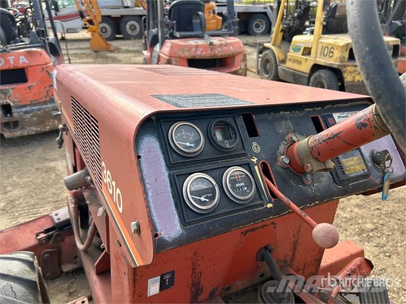 Ditch Witch 361DD 4x4 Trencher (Inoperable) Траншеекопатели