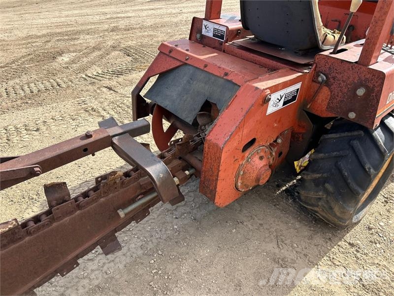 Ditch Witch 361DD 4x4 Trencher (Inoperable) Траншеекопатели