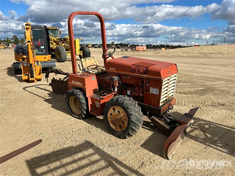 Ditch Witch 361DD 4x4 Trencher (Inoperable) Траншеекопатели