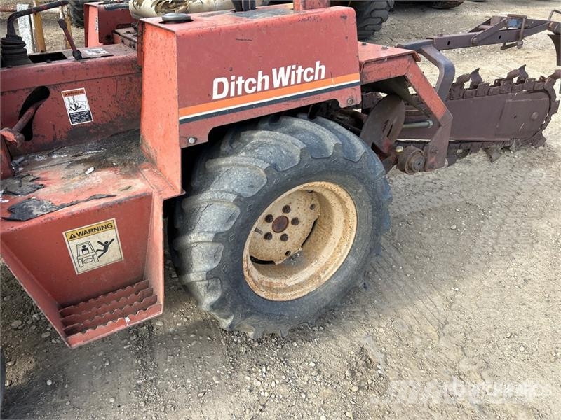 Ditch Witch 361DD 4x4 Trencher (Inoperable) Траншеекопатели