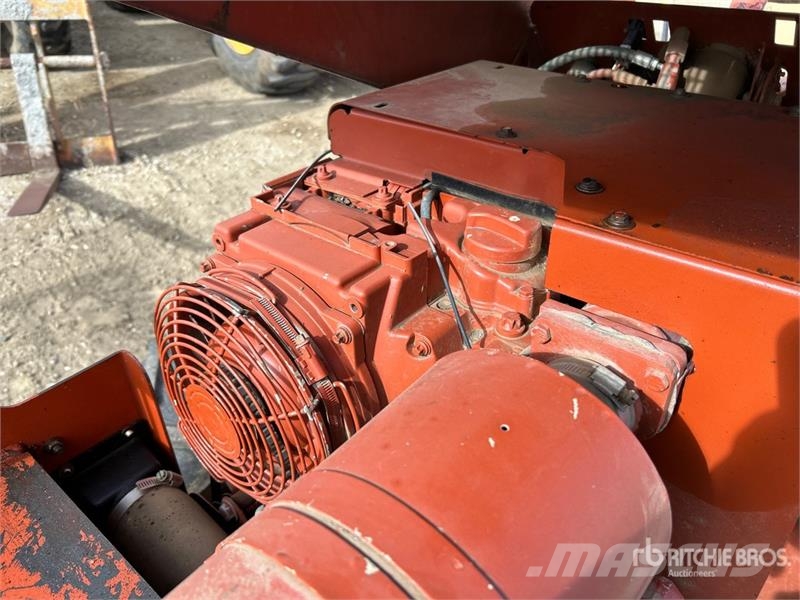 Ditch Witch 361DD 4x4 Trencher (Inoperable) Траншеекопатели
