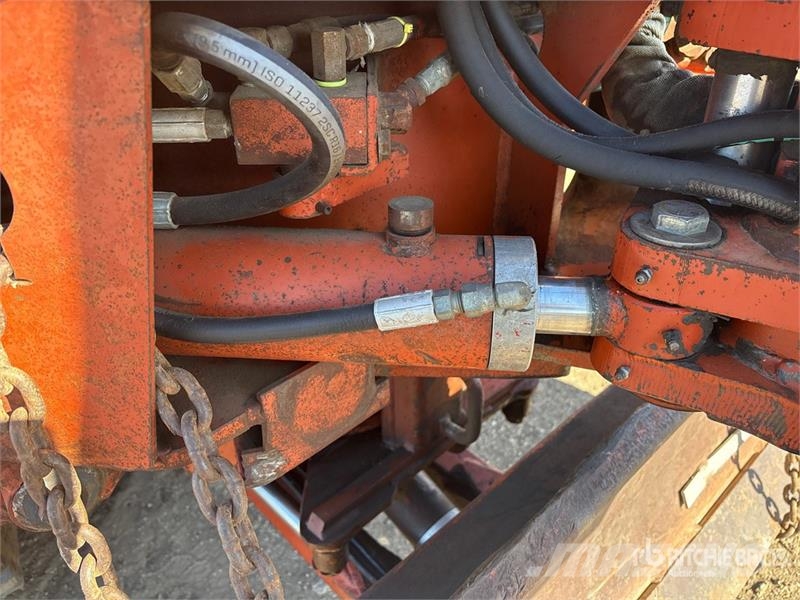 Ditch Witch 4010DD 4x4 Trencher Trenchers