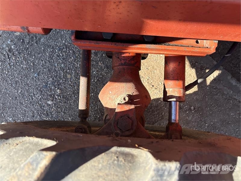 Ditch Witch 4010DD 4x4 Trencher Trenchers