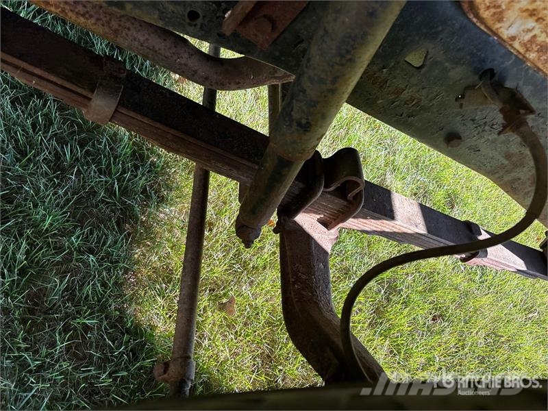 Dodge 500 4x2 Grain Truck (Inoperable) 农用/粮食运输车