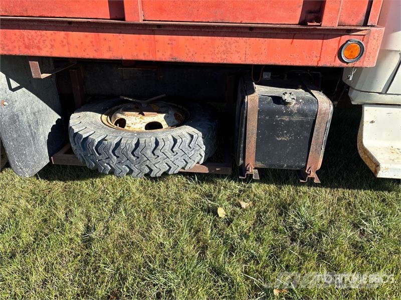 Dodge 500 4x2 Grain Truck (Inoperable) 农用/粮食运输车