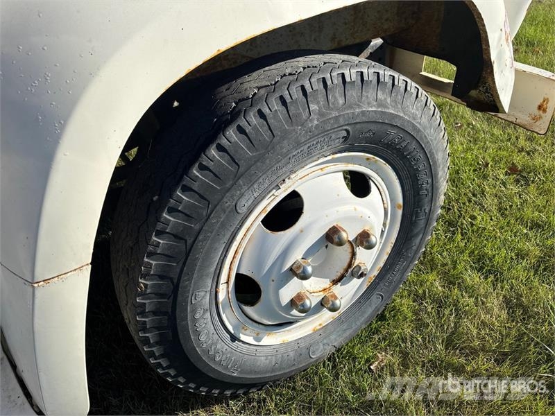 Dodge 500 4x2 Grain Truck (Inoperable) 农用/粮食运输车