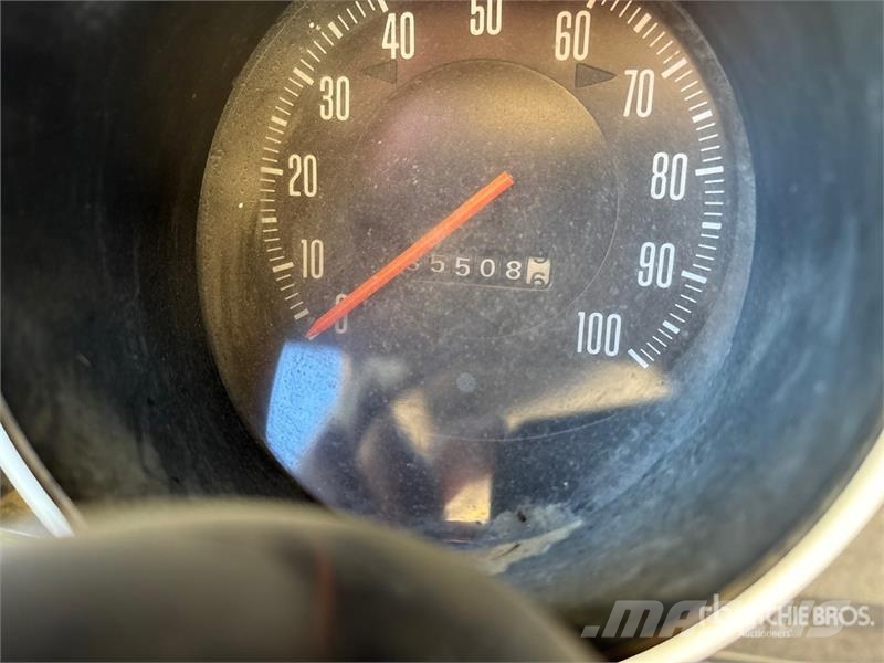 Dodge 500 4x2 Grain Truck (Inoperable) 农用/粮食运输车